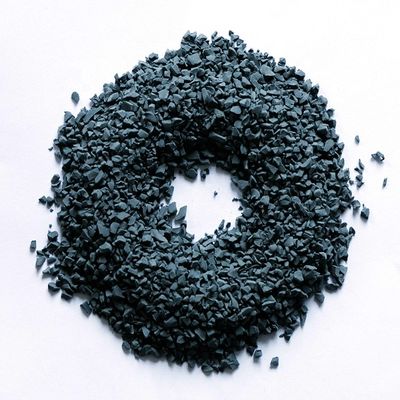 Bon prix Mulch en caoutchouc recyclé sur mesure, mulch de pneus de plusieurs tailles, anti-dérapant pour terrain de jeu en ligne