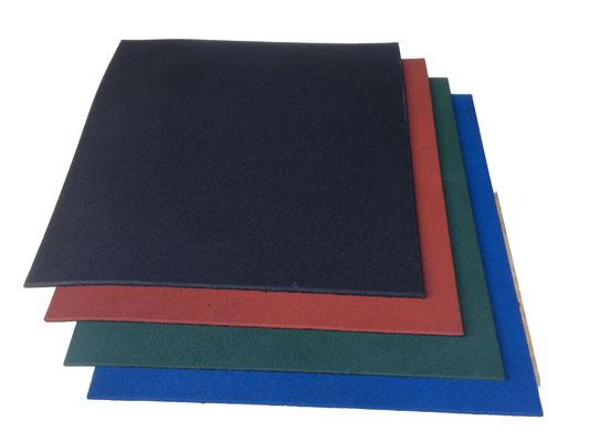 Qualité Dalles de terrain de basket-ball de densité 1,0 g/cm3 / Dalles de sol sportif pour professionnels et loisirs Usine
